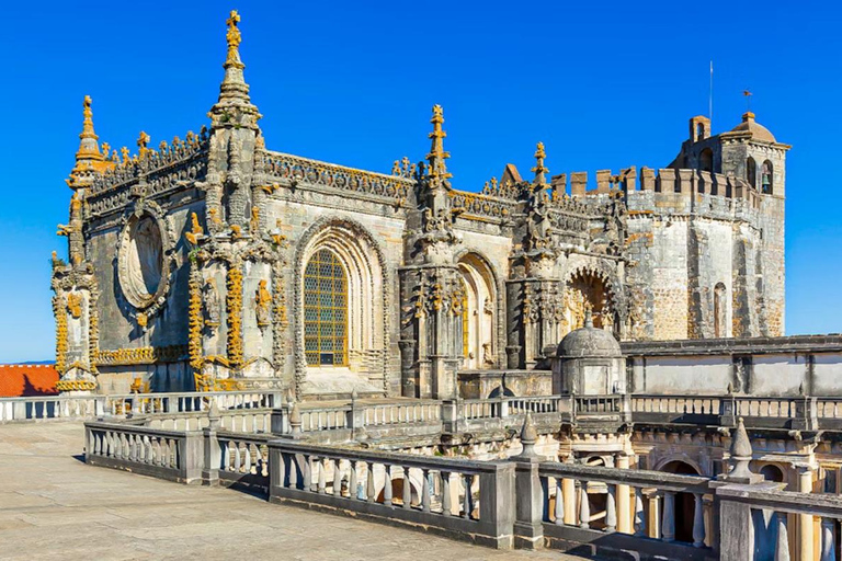 Lisbon: Discover Tomar, Convent of Christ & Almourol Castle