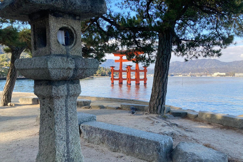 رحلة ليوم واحد إلى حديقة هيروشيما للسلام ورحلة إلى مياجيما للمجموعات الصغيرة