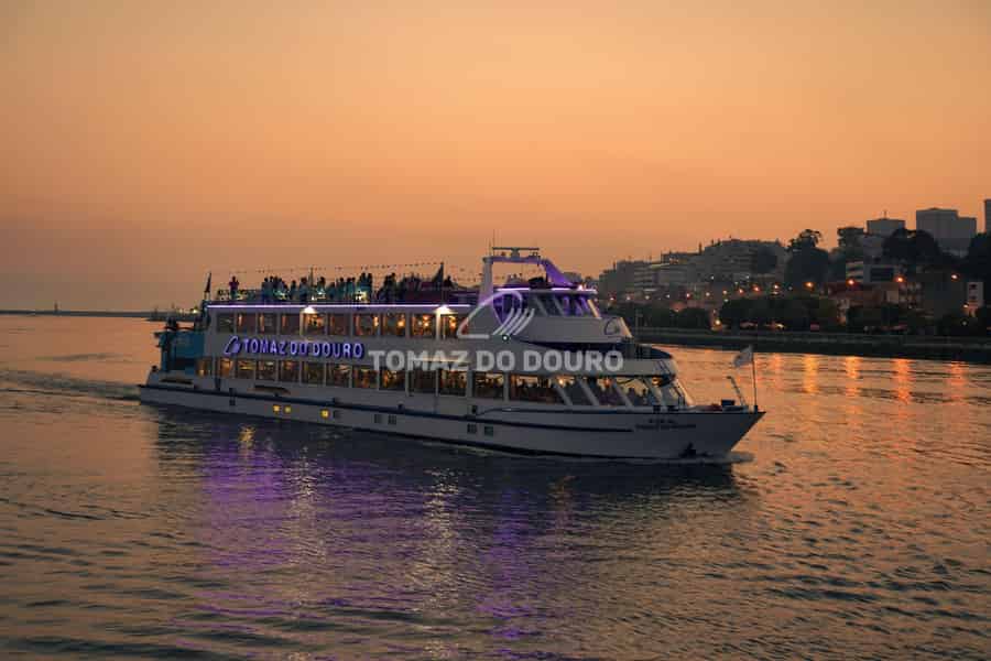Porto: Kreuzfahrt mit Abendessen & Live-Musik