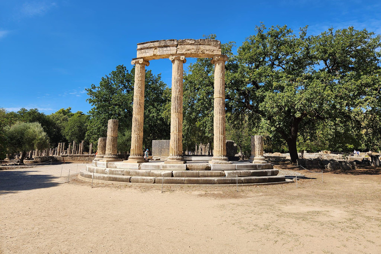 Site et musée de l'ancienne Olympie, visite privée d'Athènes et déjeuner