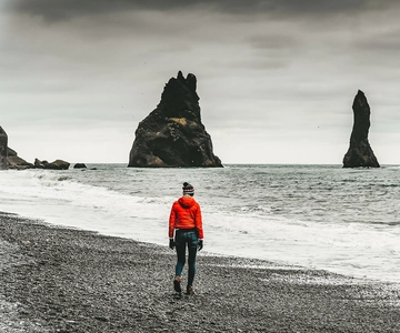 Iceland: Full-Day South Coast, Black Beach & Waterfalls Tour