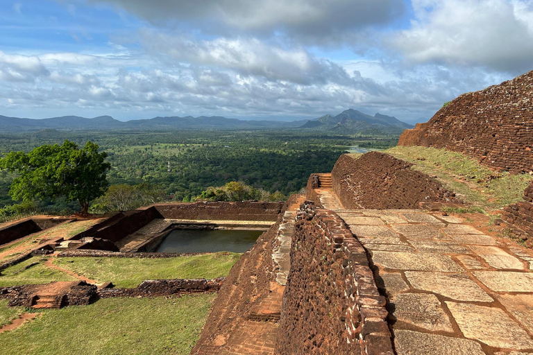 Explorez la MAGIE du Sri Lanka en 7 jours - Hôtels 4 étoiles inclus.Explorez la MAGIE du Sri Lanka en 7 jours - séjour en hôtel 4 étoiles