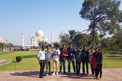 From Delhi: Shared Taj Mahal Guided Tour by Train
