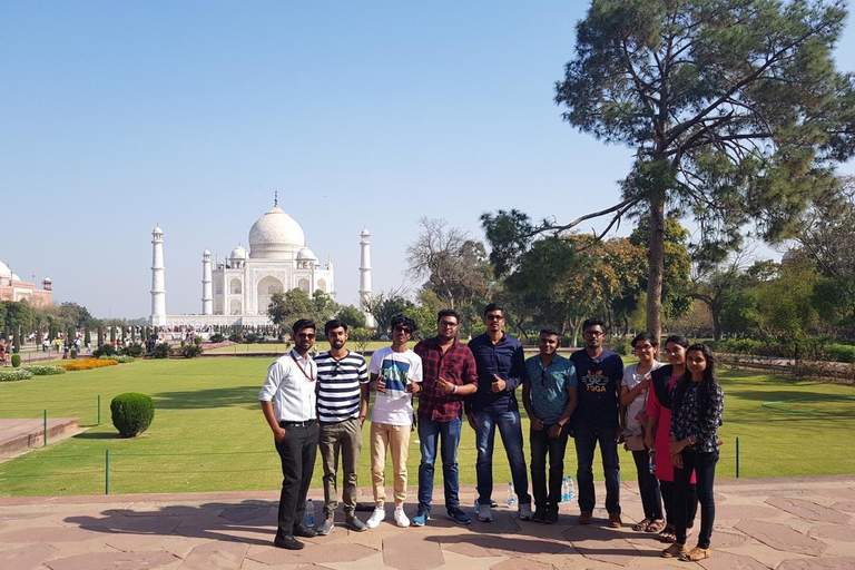 From Delhi: Shared Taj Mahal Guided Tour by Train