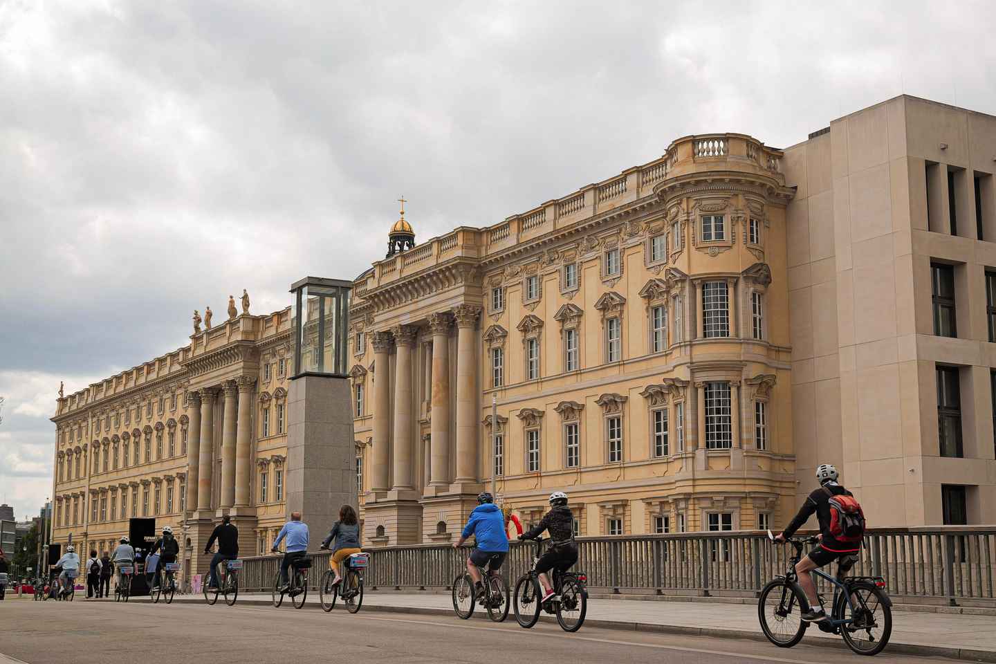 Berlin: Guided Bike Tour to Explore the Highlights