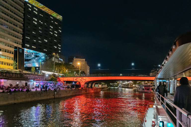 Wenen: Avondvaart met 3-gangen dinerWenen: 3-gangen dinercruise in de avond