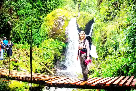 UGANDA RWENZORI - WATERFALLS & MONTANE ALLURE | Excursión de 6 días