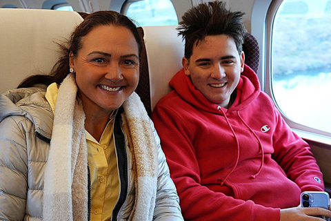 من أوساكا: رحلة يومية خاصة إلى هيروشيما بالقطار السريع