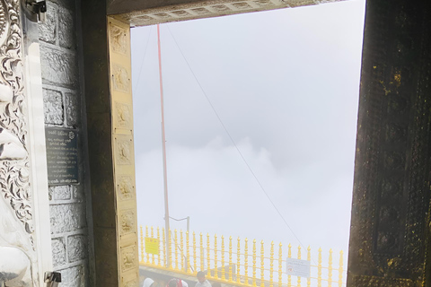 Kandy: Adam's Peak Guided Hike with Snacks and Pickup Nuwaraeliya: Adam's Peak Guided Hike with Snacks and Pickup