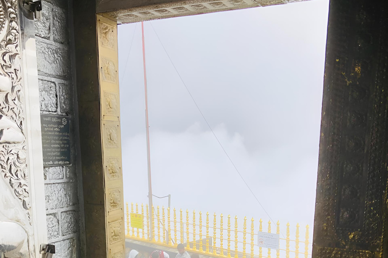 Kandy: Adam's Peak Guided Hike with Snacks and Pickup Nuwaraeliya: Adam's Peak Guided Hike with Snacks and Pickup