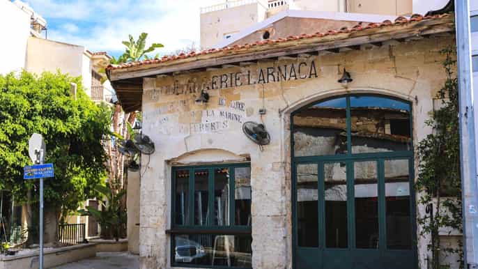 Limassol: tour privado de la ciudad de Larnaca y Nicosia dividida