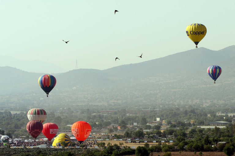 Shared Balloon Flight in Teotihuacan with transfer