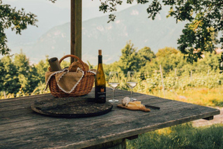 Enotour al Borgo dei Posseri: vino, natura e autenticità