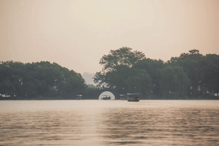 Conheça o antigo Lago Oeste em Hangzhou