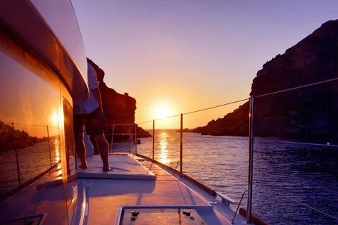 Rethymno : Croisière de luxe au coucher du soleil avec dîner et boissons
