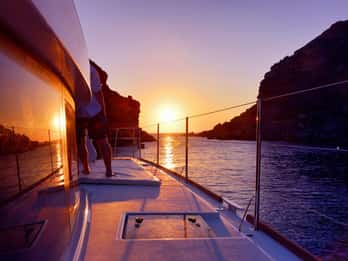 Rethymno: Crociera di lusso al tramonto con cena e bevande