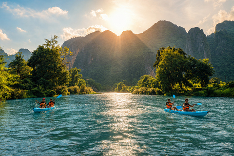 Vang Vieng: Half day-Kayak & Cave Adventure