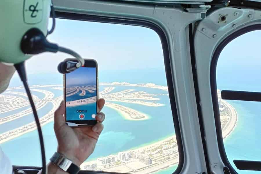Dubai: 12-minütiges Hubschrauberabenteuer über der Palm. Foto: GetYourGuide