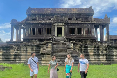 Siem Reap: Angkor Wat Sunrise/Set Tour with Japanese Guide Angkor Wat Sunrise Private Tour with Japanese Guide