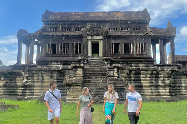 Siem Reap: Angkor Wat Sunrise/Set Tour with Japanese Guide Angkor Wat Sunrise Private Tour with Japanese Guide