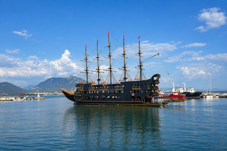Alanya: Grand Pirate Ship Cruise – Caves, Bar & Foam Party All-Inclusive Drinks + Hotel Transfer