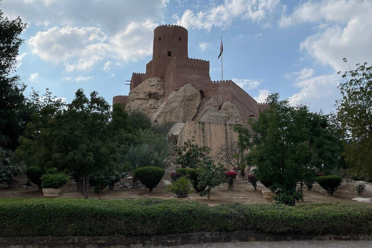 Grand Mosque, Nakhal Fort & Wakan Village Tour