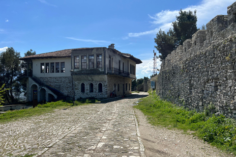 من تيرانا: بيرات، جيروكاستر، وكساميل، جولة لمدة يومين