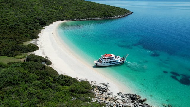 Visit Nydri Island Hopping boat cruise with Beach BBQ in Lefkada
