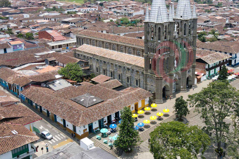 MEDELLIN: MORGENGRAUEN-GARTEN-TOUR MIT BESUCH IN BETANIA - 2 TAGE UND 1 NACHT