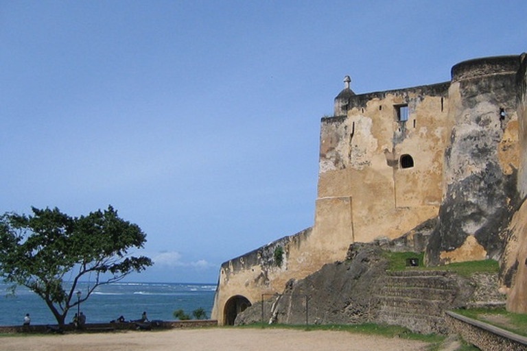 Mombasa: Old Town Walking Tour & Sunset Dhow Cruise Solo Private Tour