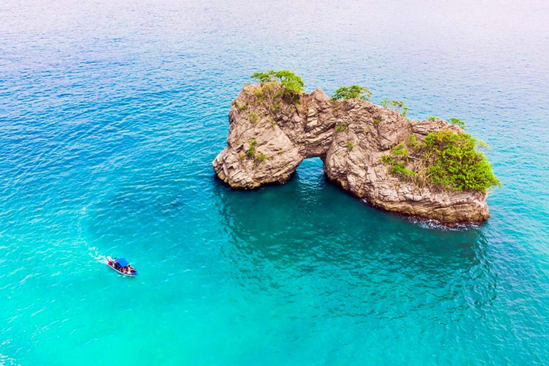 Santa Teresa: Tortuga Island Full Day Boat Tour with Snorkel Santa Teresa: Tortuga Island Boat Tour with Scuba Diving