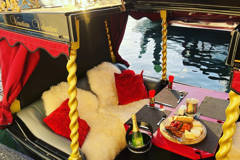 Gondola cruise for two with cheese and winePrivate Gondola Cruise with cheese &amp; wine