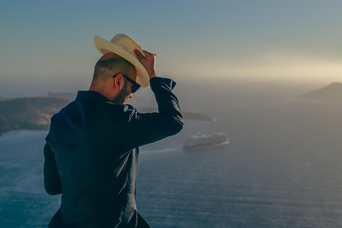 From Santorini: 40-Minute Oia Photoshoot with Pro