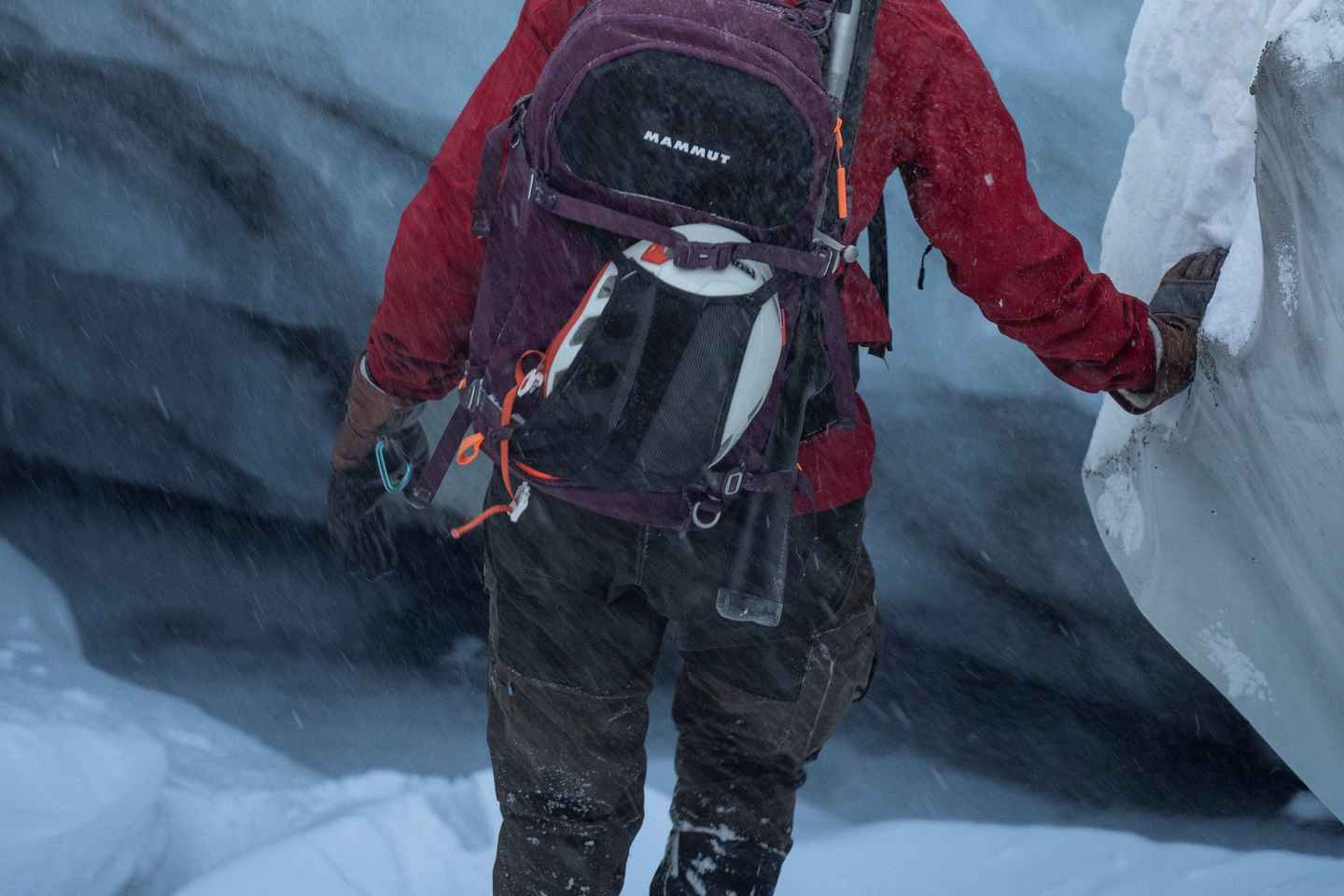 Longyearbyen: Snowshoeing Adventure to Svalbard Glacier