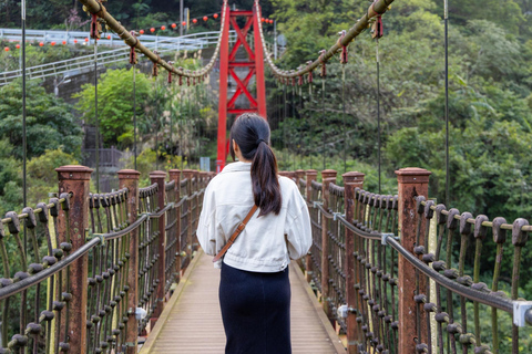 Taipei: Wulai Hot Spring, Waterfall, Cable Car & Old Street Join-in Tour (with Public Hot Spring Bath)