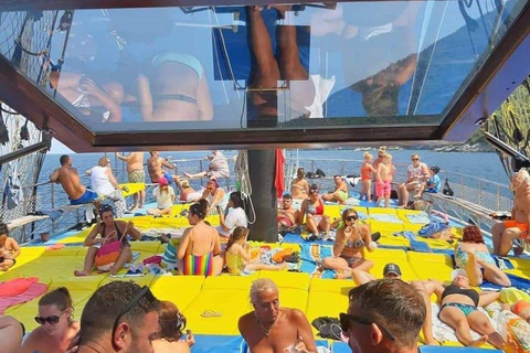 Kusadasi: Passeio de barco pelo Mar Egeu com almoço