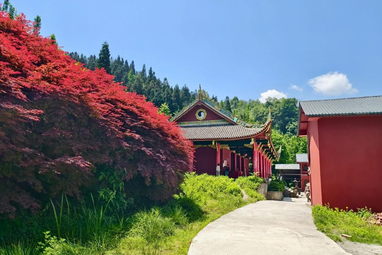 Chengdu Hiking in Yunhua Mountain Landscape & Secret Temple