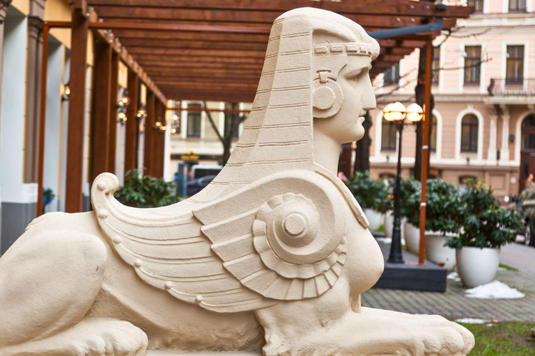 Riga: Art Nouveau Walking Tour with Welcome Drink