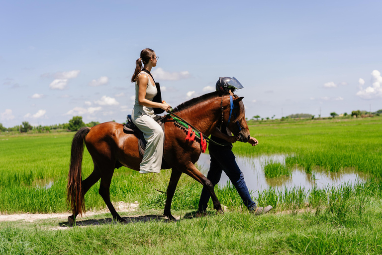 Siem Reap: Private Horseback & Horse-Drawn Carriage Rides (1 hour) Horseback Ride