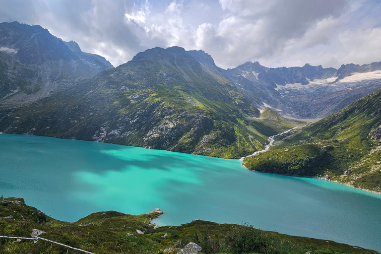 Lucerna: una inolvidable caminata y baño en los Alpes suizosCaminata en grupo compartido