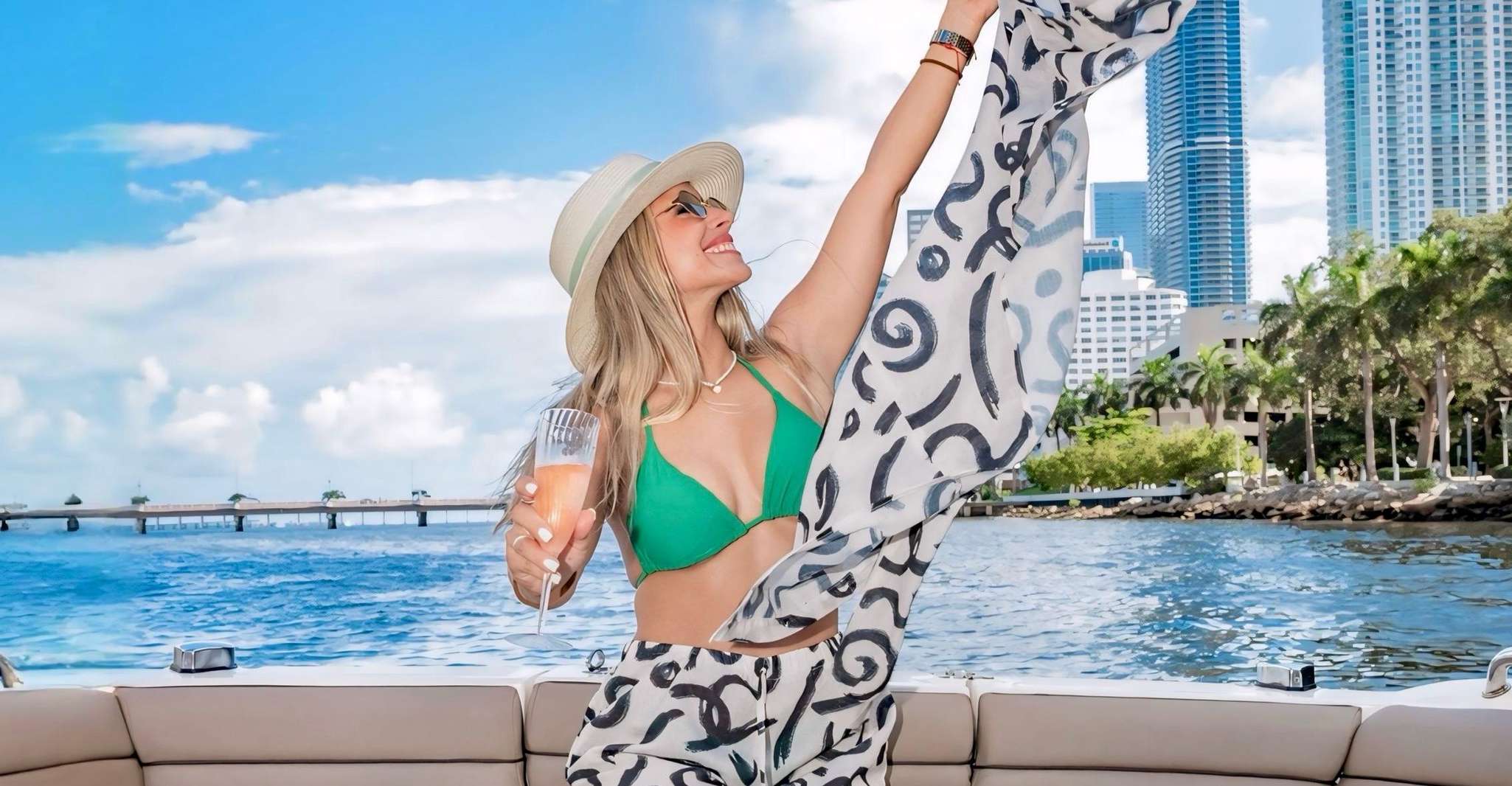 Miami: Private Boat Charter Guided and Tailored Experience photo 7