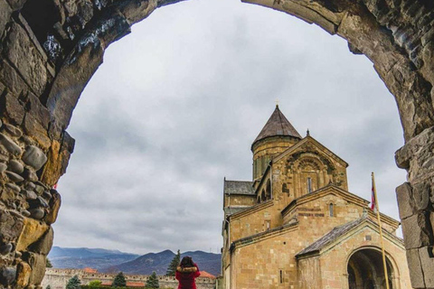 Depuis Tbilissi : Excursion d&#039;une journée à Uplistsikhe, Gori et Mtskheta