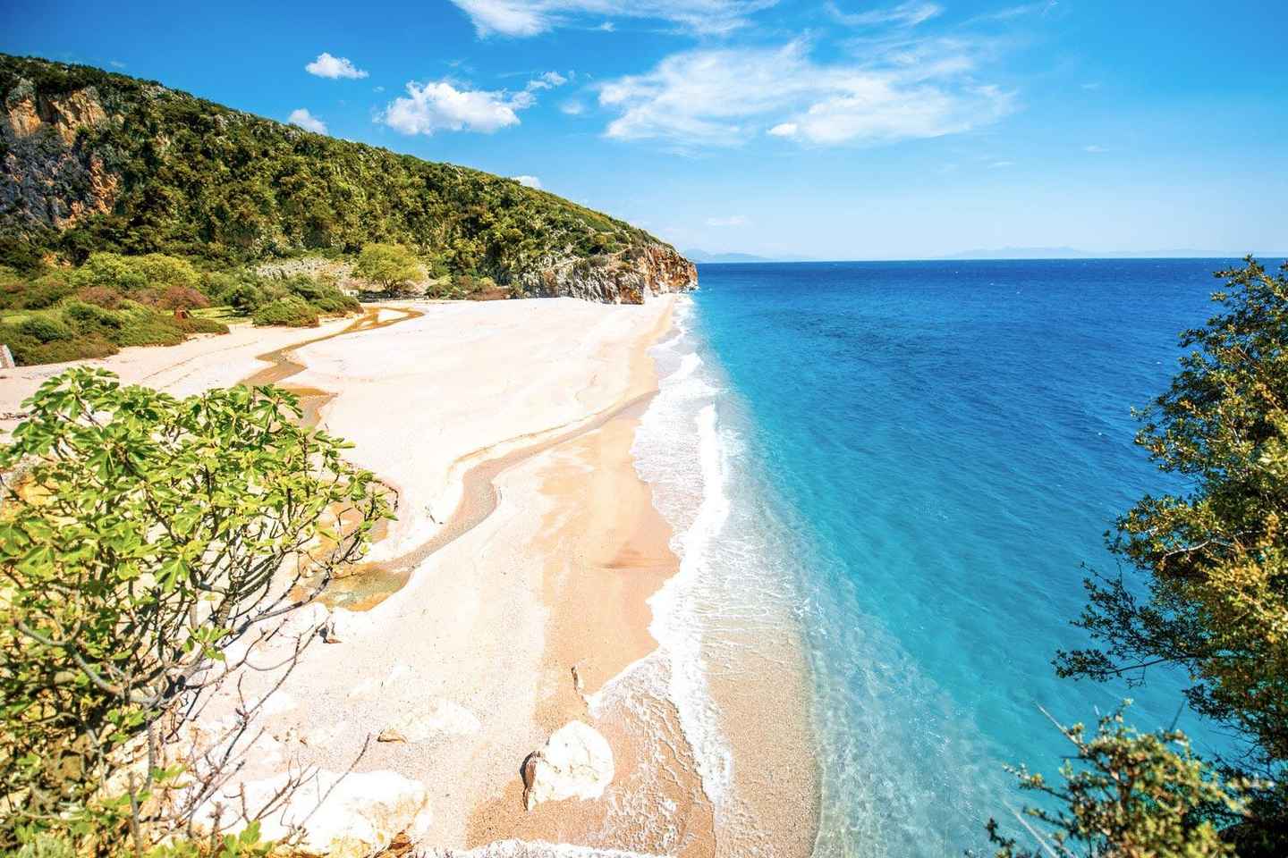 Da Tirana/Durazzo: Tour a Valona e Gita in Barca Veloce alla Spiaggia di Gjipe