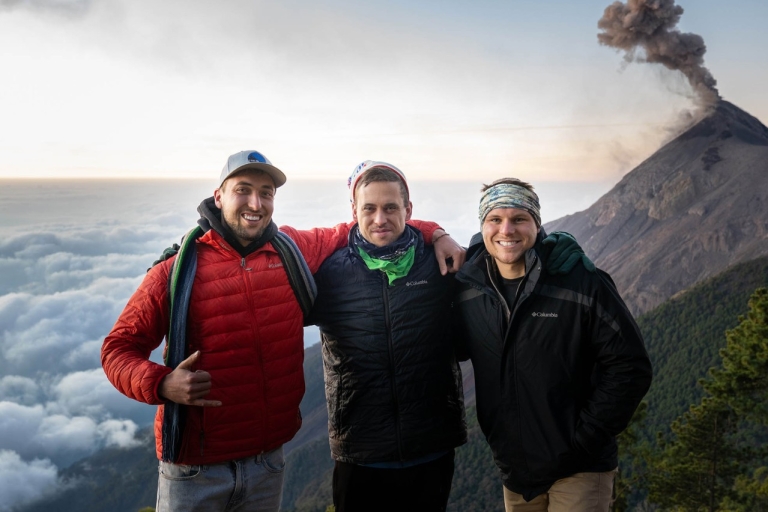 Excursión de senderismo de 2 días al Volcán de Acatenango con erupciones