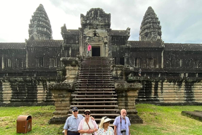 Siem Reap Angkor Wat: tour in jeep all&#039;alba a Srah Srang