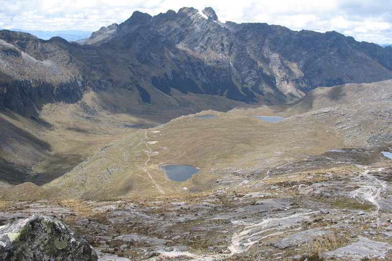 Huaraz: Excursión guiada de 4 días a Santa Cruz Trek