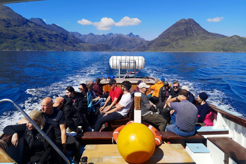 Isle of Skye: Loch Coruisk Boat Trip and Fairy Pools Tour