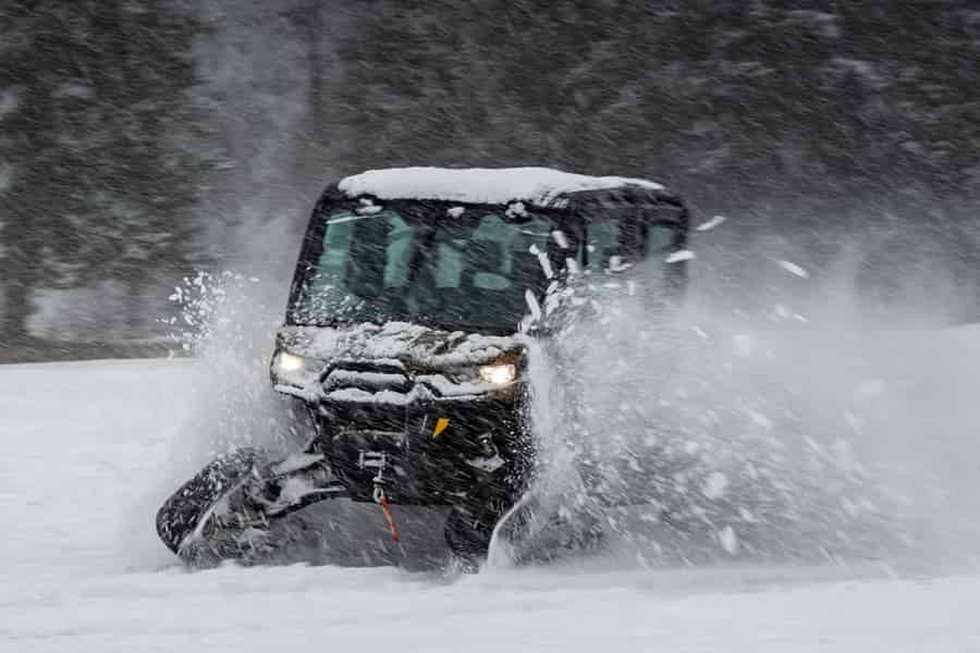 Island Park: Ganztägige UTV-Verleihe mit Ketten. Foto: GetYourGuide