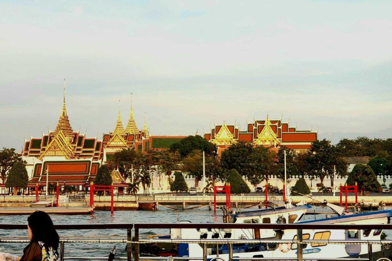 Bangkok : Cabaret Calypso et dîner-croisière avec transfert à l'hôtelCircuit avec point de rencontre