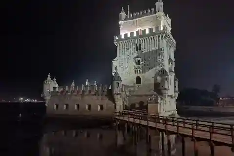 Lissabon: Maßgeschneiderte private Tour über eine halbe Nacht mit deinem Guide